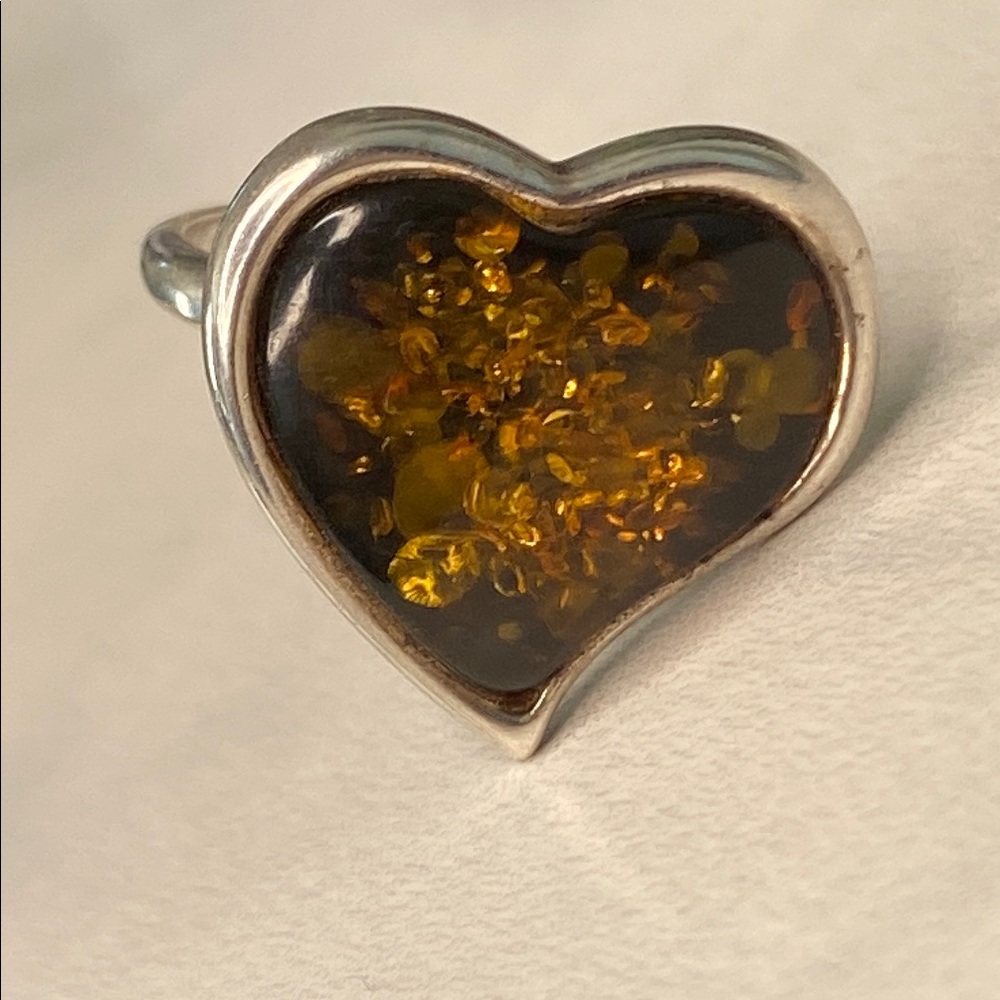 Heart-Shaped Silver and Amber Ring 925 size 5.75‎